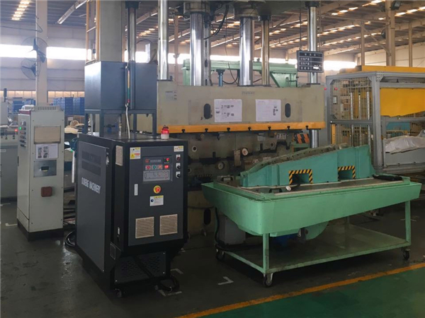 模溫機(jī)廠(chǎng)家